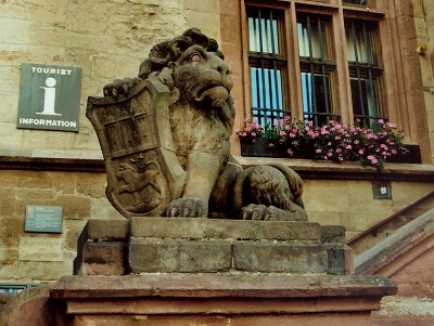 Altes Rathaus - L�we mit Stadtwappen