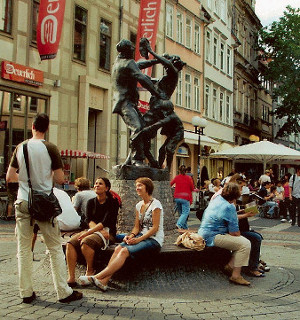 Skulptur Nabel in G�ttingen