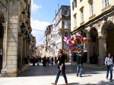 Stra&szlig;e in Corfu-Town
